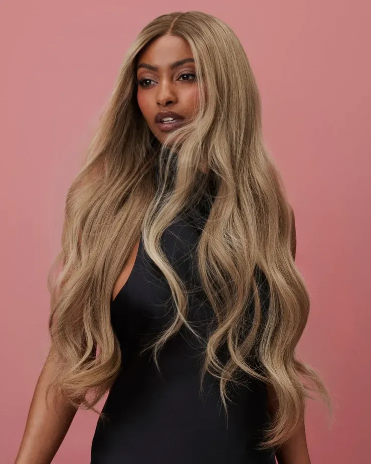 Lana-peruken från BHBD, lång karamellblond peruk