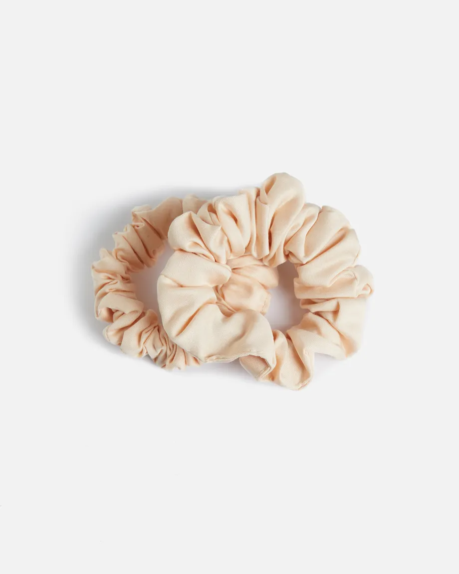Två scrunchies i bambu från Rapunzel